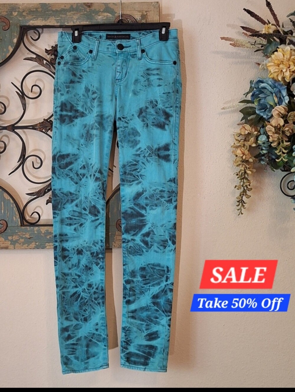 Rock & Republic Turquoise and Black Tie-Dye Skinny Jeans. Size 2
